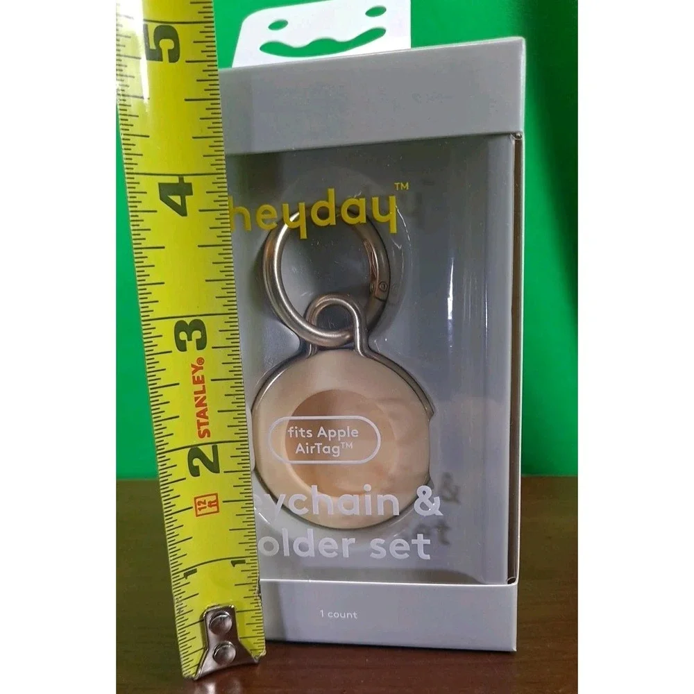 NIB Heyday Silicone‎ Apple Airtag Holder & Keychain - Mist Yellow - Mfg Sealed